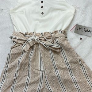 white and striped jumpsuit tied at the waist short style is new
